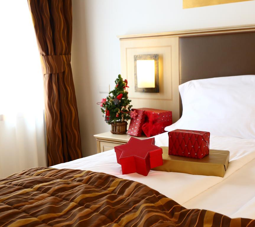 Hotel Portici - Romantik & Wellness Рива дел Гарда Екстериор снимка