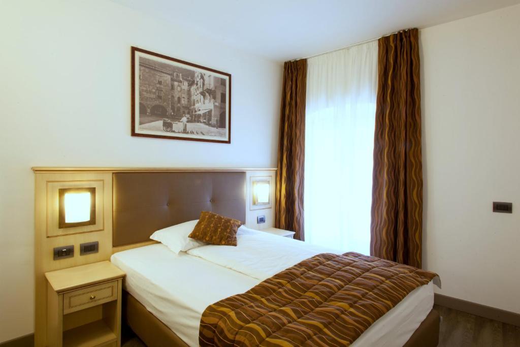 Hotel Portici - Romantik & Wellness Рива дел Гарда Стая снимка